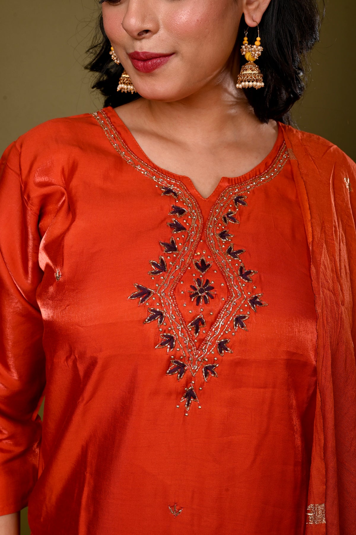 Nevash Roman Glass Suit Set