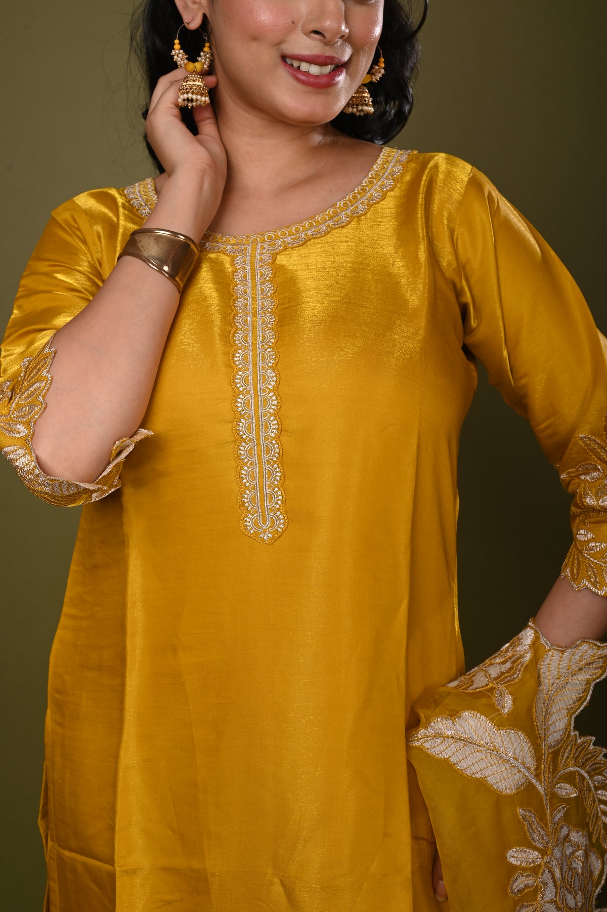 Nevash Roman Glass Suit Set
