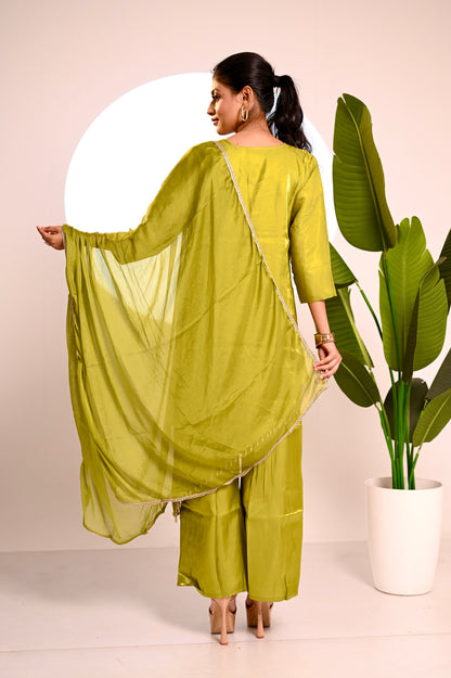 Nevash Roman Glass Suit Set
