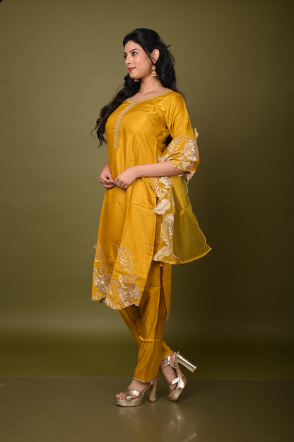 Nevash Roman Glass Suit Set