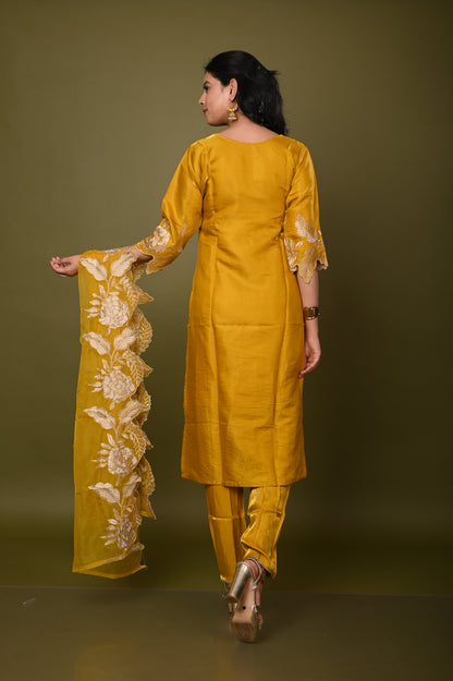 Nevash Roman Glass Suit Set