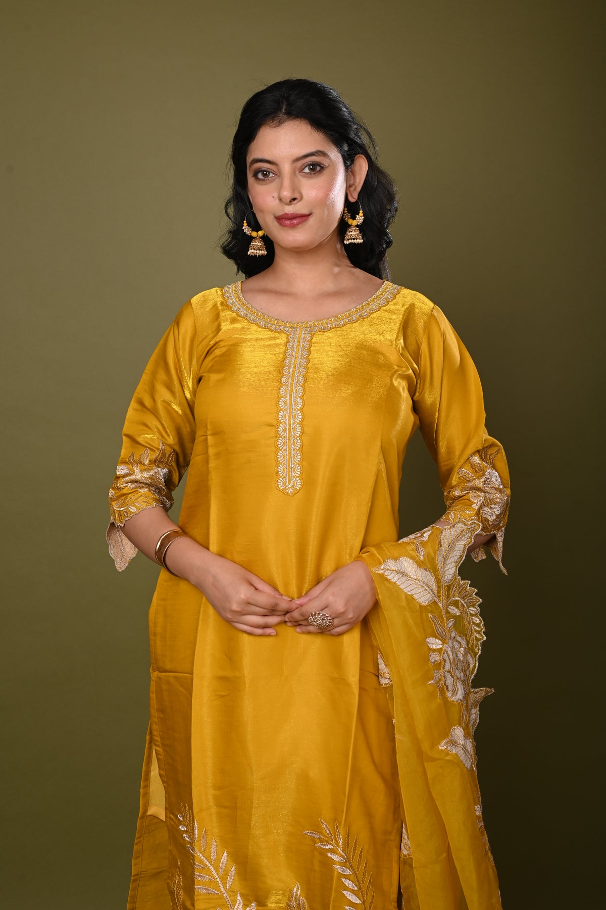 Nevash Roman Glass Suit Set