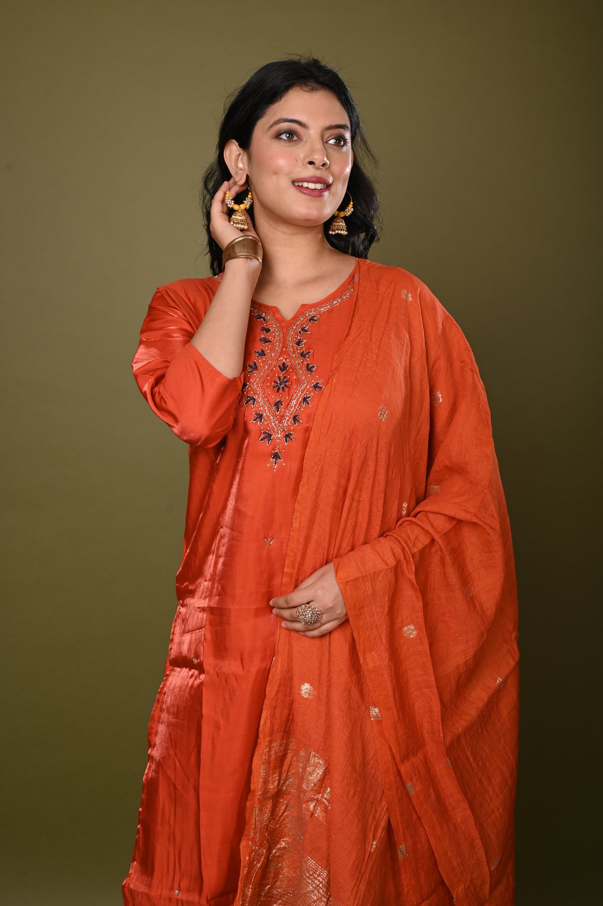 Nevash Roman Glass Suit Set