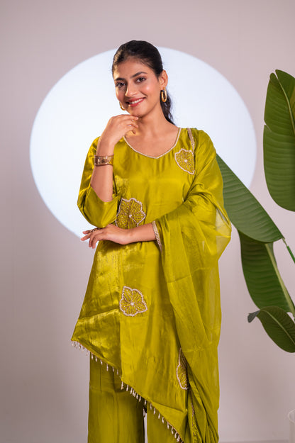 Nevash Roman Glass Suit Set