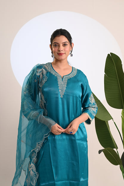 Nevash Roman Glass Suit Set