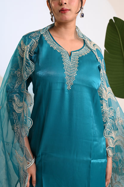 Nevash Roman Glass Suit Set