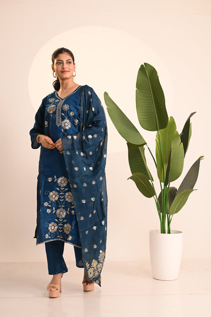 Nevash Glass Hand Work Suit Set