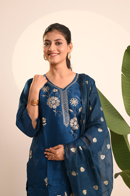 Nevash Glass Hand Work Suit Set