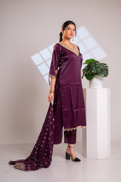 Nevash Beadwork Glass Roman Suit Set