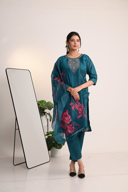 Nevash Roman Glass Suit Set