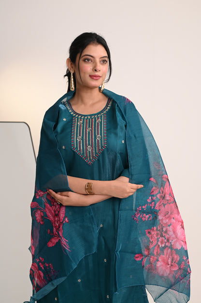 Nevash Roman Glass Suit Set