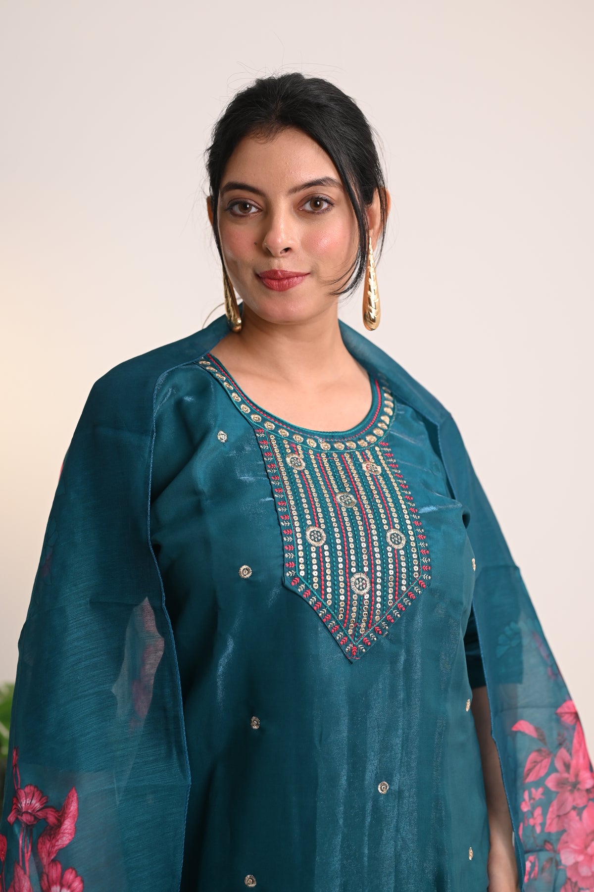 Nevash Roman Glass Suit Set