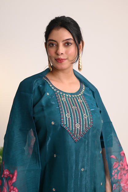 Nevash Roman Glass Suit Set