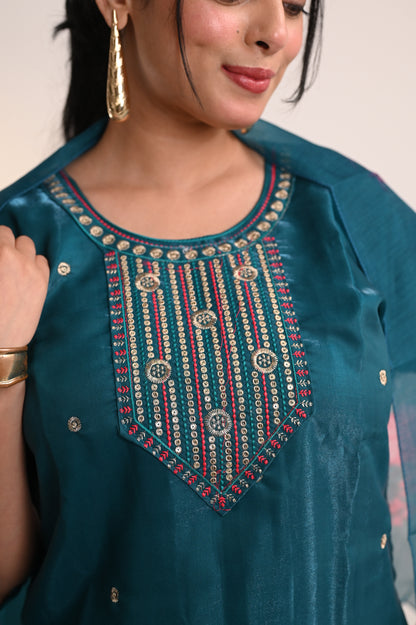 Nevash Roman Glass Suit Set