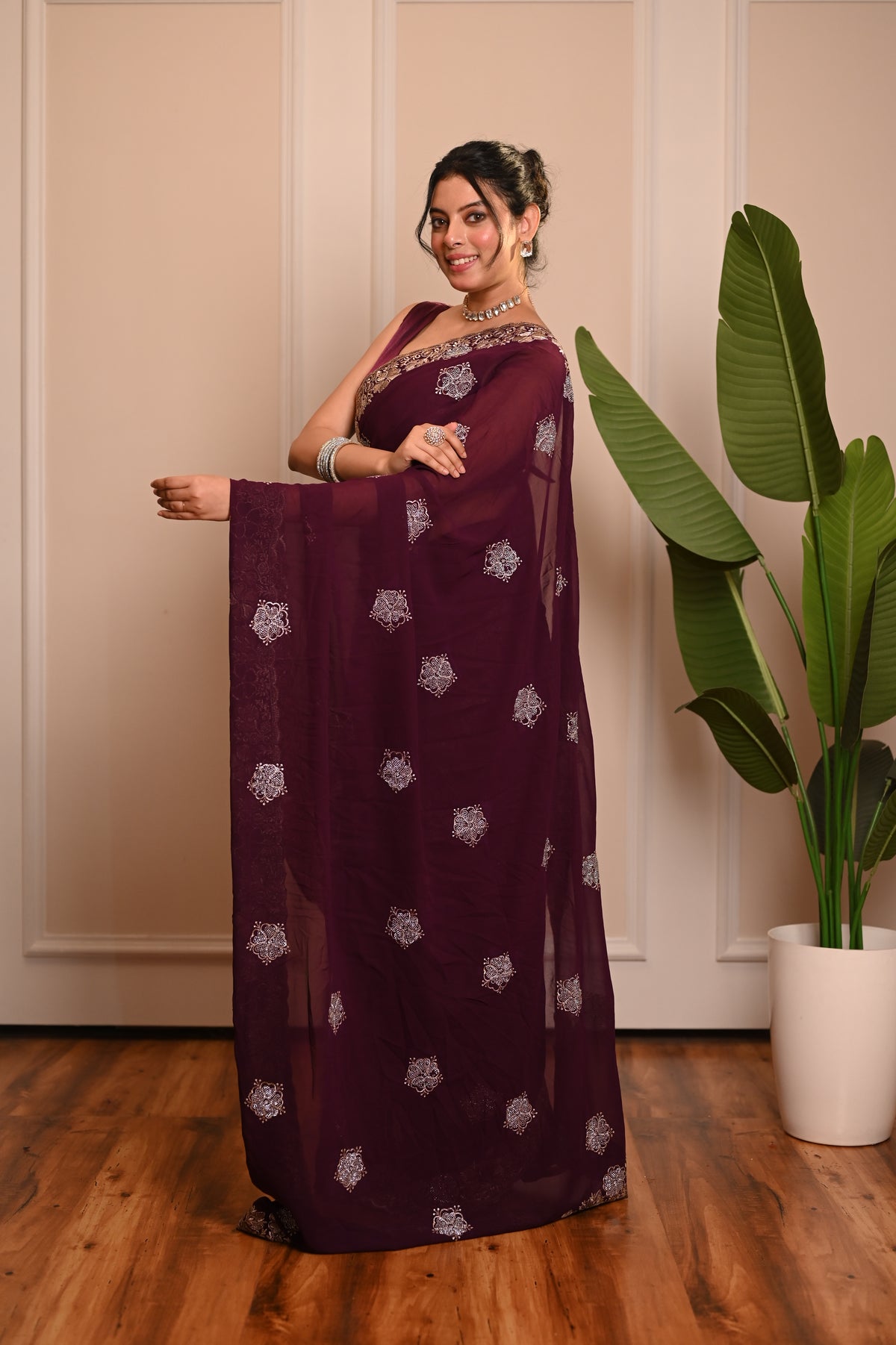 Nevash Pure 60-Gram Chiffon Saree