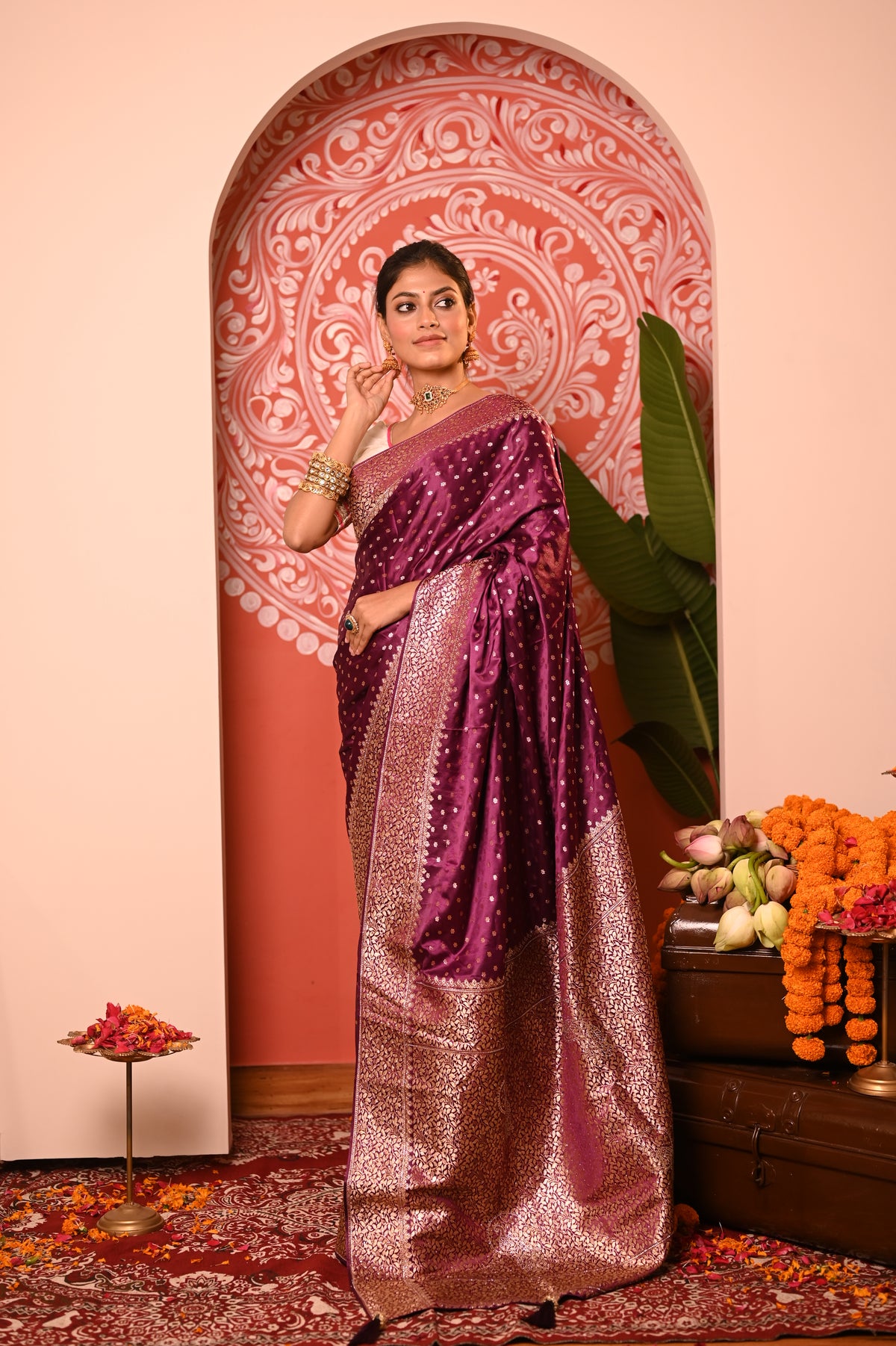 Nevash Dhurandar Floral Butti Silk Saree