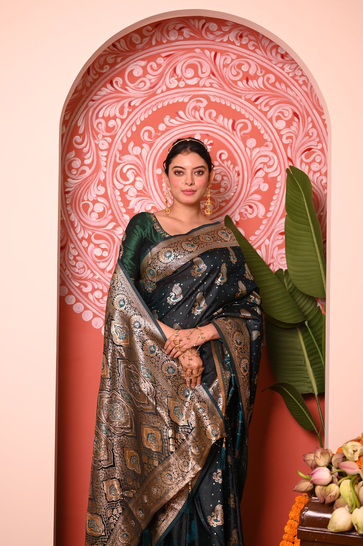 Nevash Zarqan Crystal Satin Saree