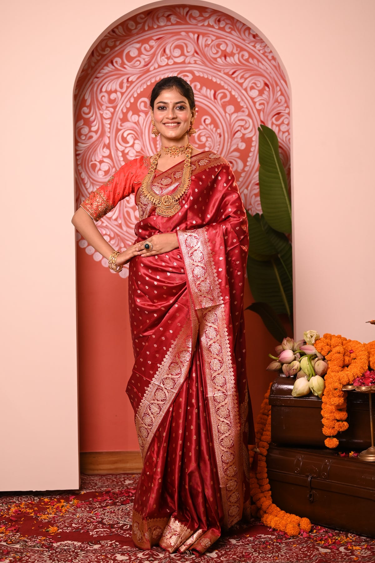 Nevash Dola Silk Gold Zari Butti Saree