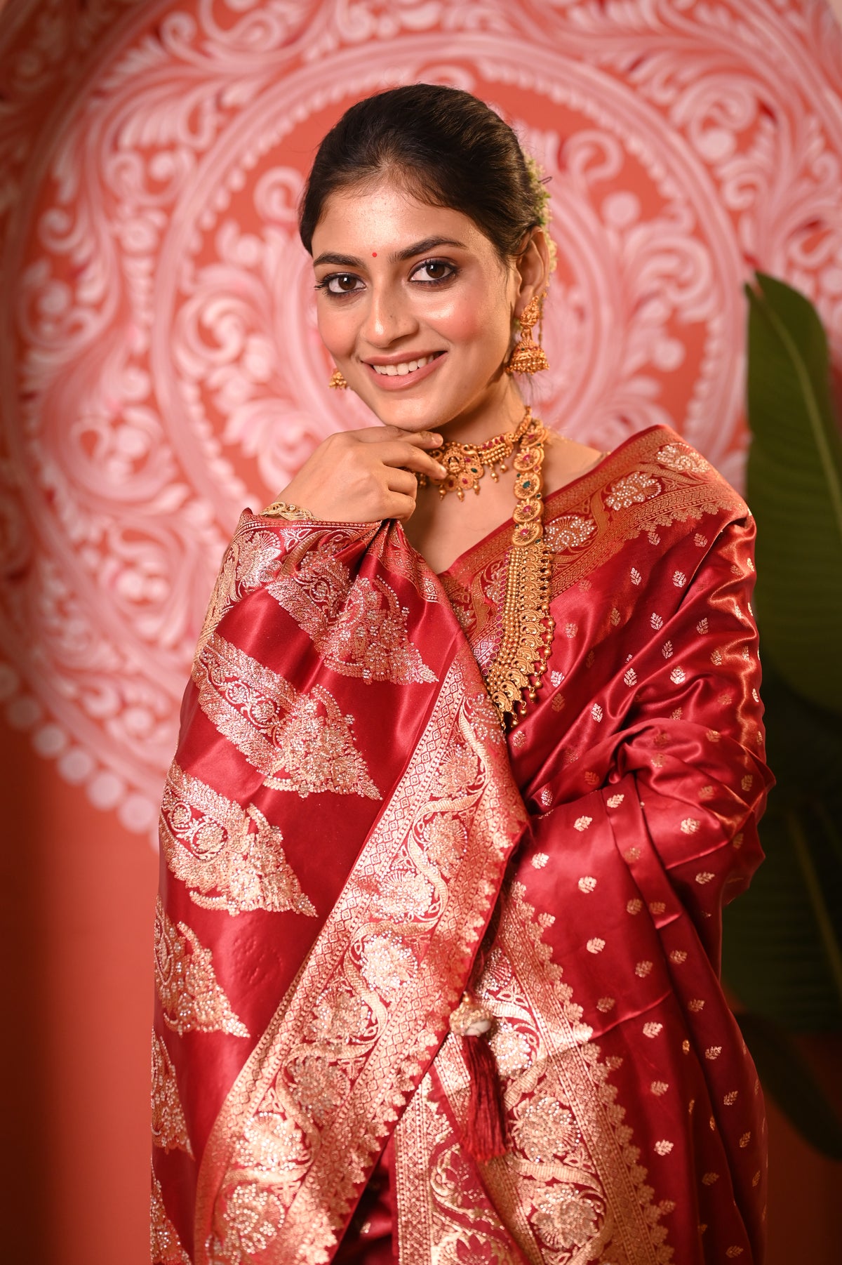 Nevash Dola Silk Gold Zari Butti Saree